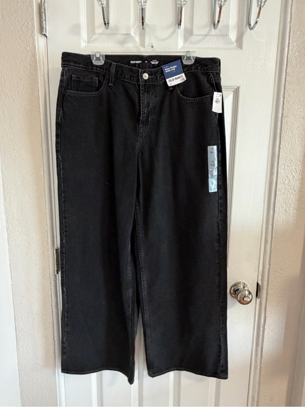 Old Navy Woman’s Black Mid Rise Baggy Jeans